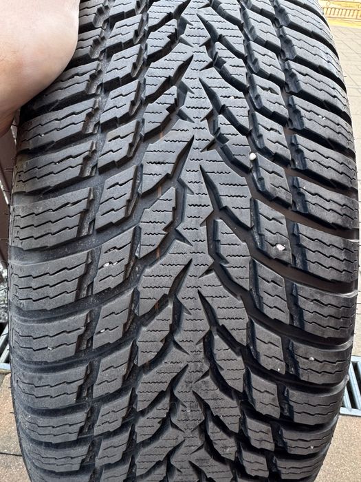 Felgi z  oponami NOKIAN zimowe 215/60/17