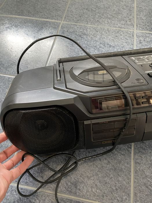 Radio antigo AIWA a funcionar