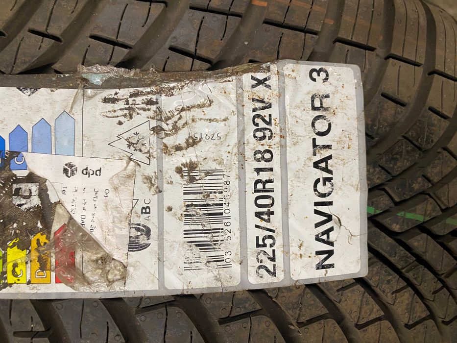 225/40R18 92V XL Pojedyncza nowa opona Dębica Navigator z 2022r