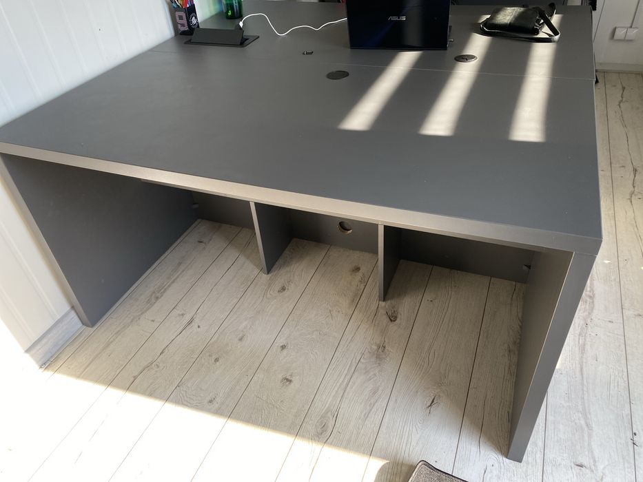 Biurko i szfa  robione na wymiar bardzo malo uzywane