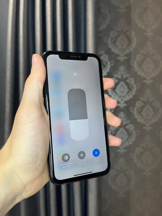 Продам iPhone Xr (айфон хр)