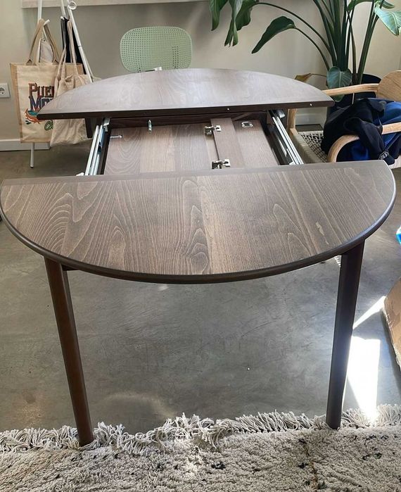 Extendable table | Mesa extensível