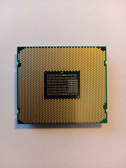 Processeur Intel Xeon W-2275 Socket LGA 2066 – 14 Cœurs, 3.3 GHz, Ouvert Mais Jamais Utilisé