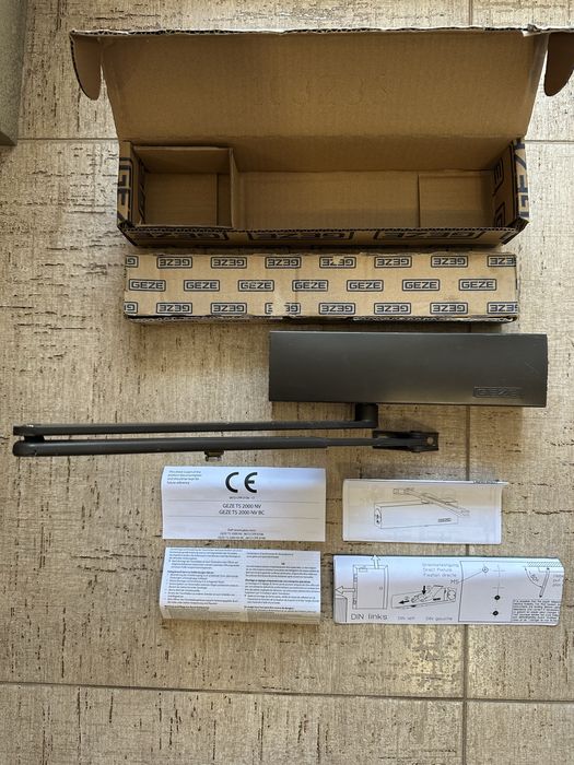 Доводчик GEZE  TS  2000 NV BC