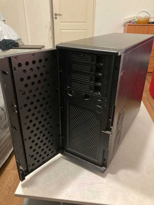 NAS сервер на 10 дисків