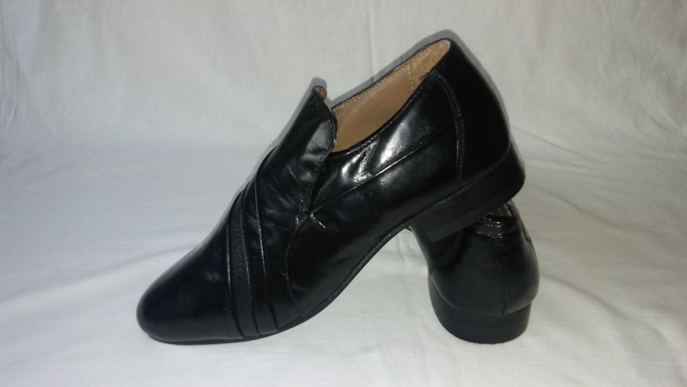 Catesby London roz. 44 / UK9/ - dł. wkł. 28,5 cm- skóra - nowe