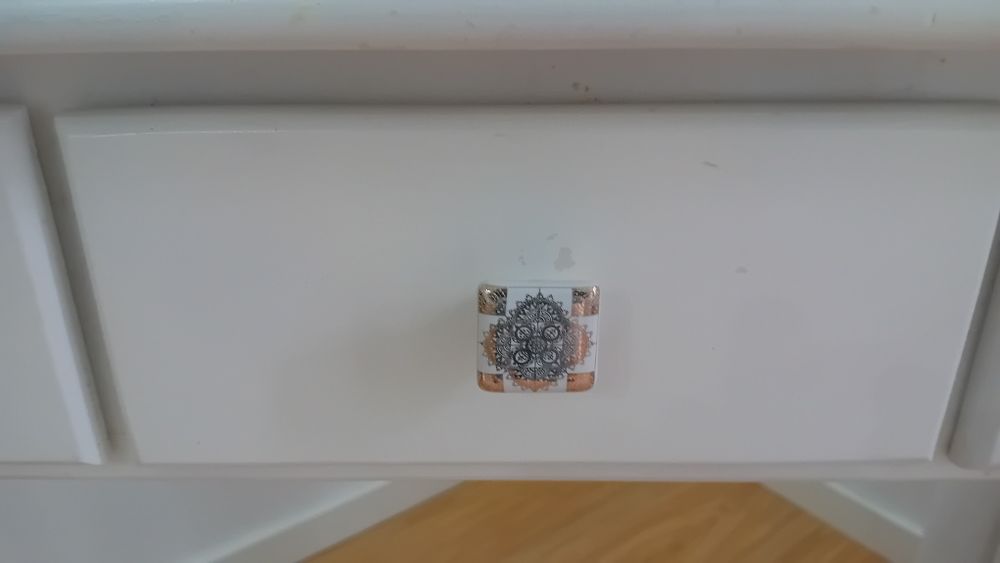 Cómoda branca em  madeira