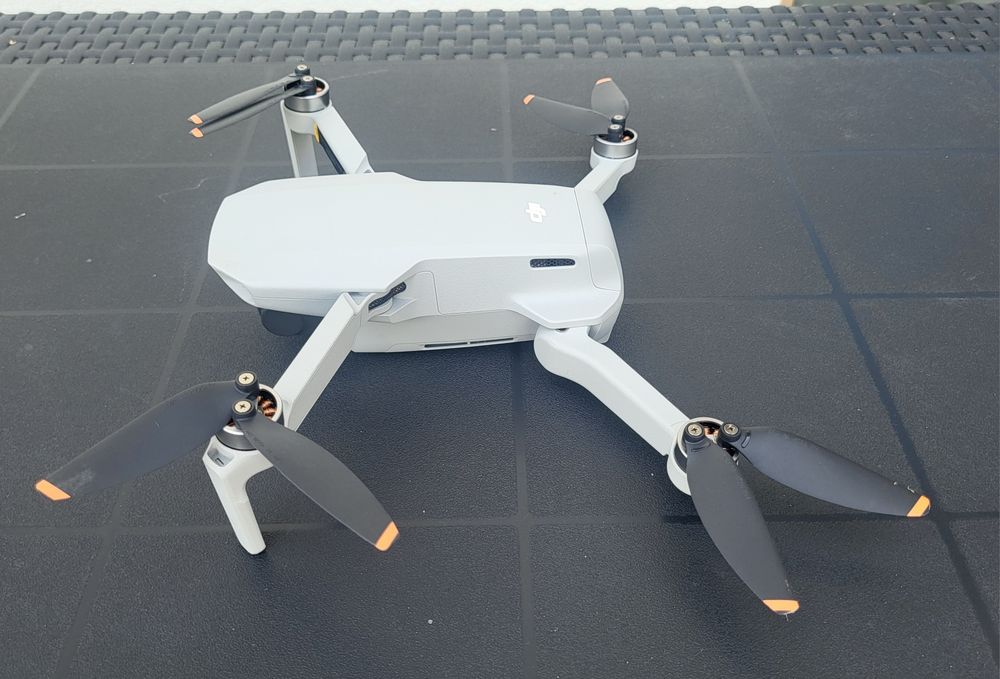 # Dron DJI Mini 2 #Prawie nowy # 2 baterie