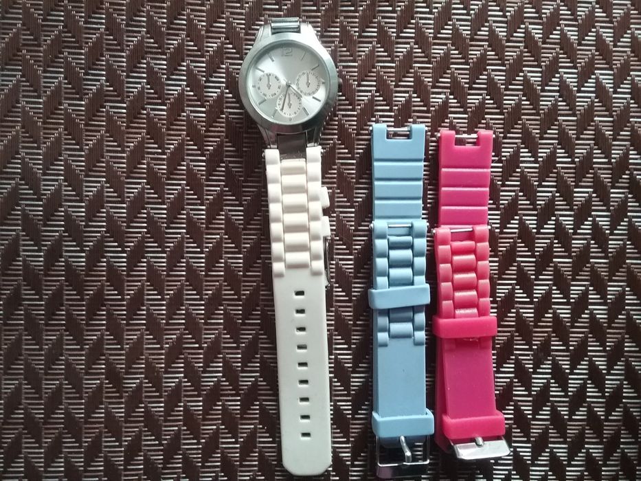 Часы наручные, разные, будильник