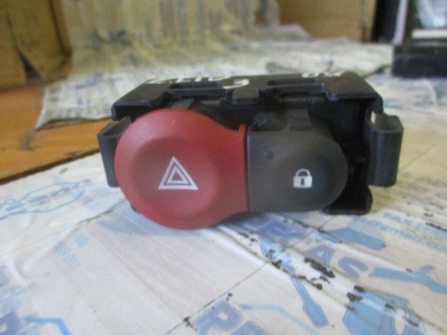 Botão / interruptor 4 piscas RENAULT Modus/Grand Modus (F/JP0_)