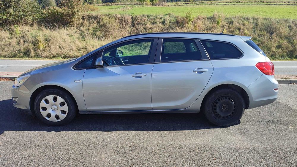 Opel Astra J Sports Tourer 1.7 CDTI 110 KM | 2011 | 254 tys. km | zadbany i sprawny