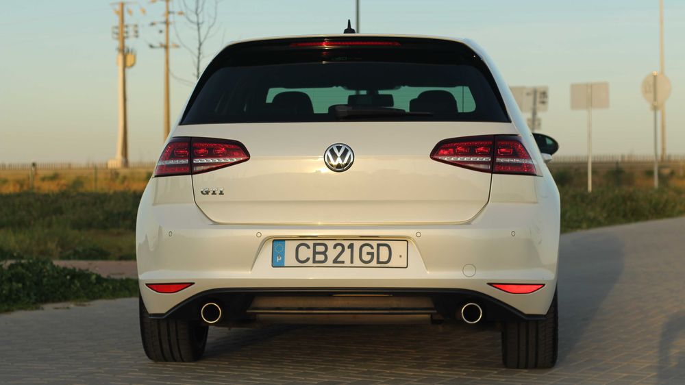 VW Golf VII GTI *DSG*Panoramico*Pele*Bola de reboque*