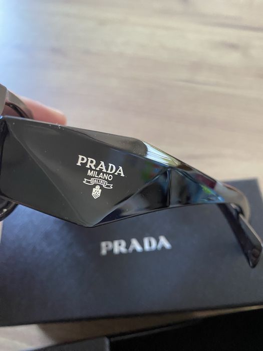 Okulary Prada. .