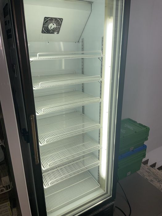 Frigorifico com iluminacao em vidro