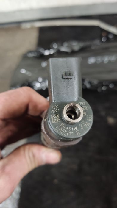 Wtryskiwacz wtrysk paliwa BMW E60 E61 525d