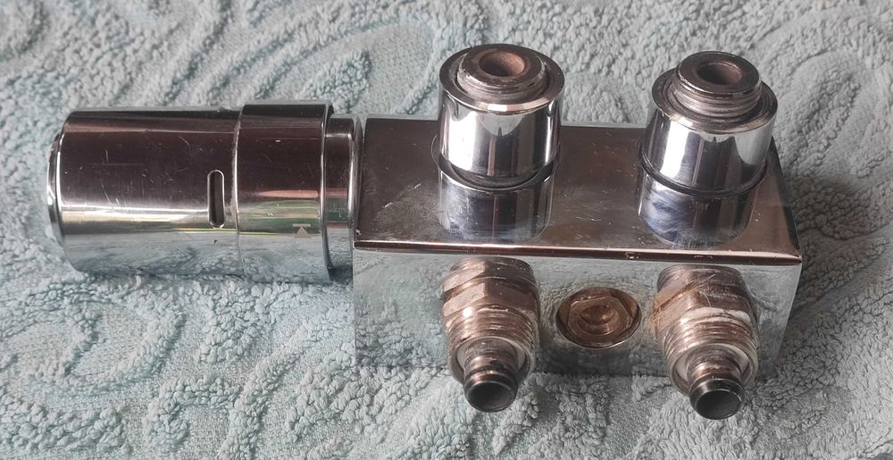 Danfoss zestaw grzejnikowy  kątowy  chromowany