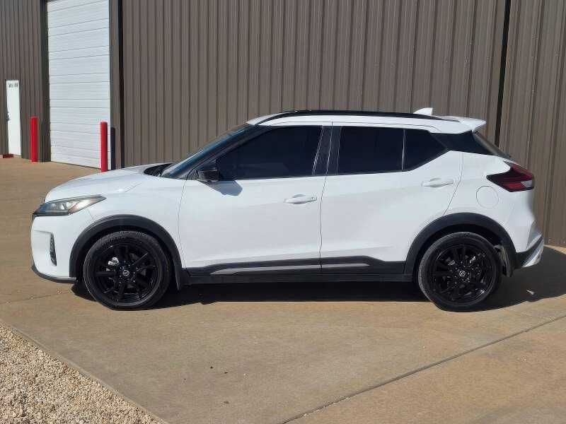 2021 Nissan Kicks SR