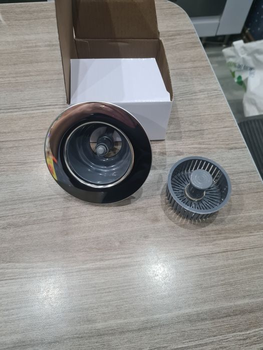 Sitko i korek do zlewu kuchennego