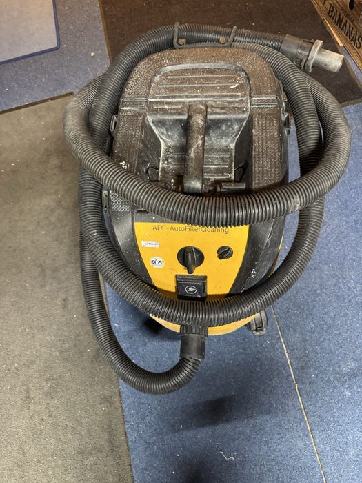 Odkurzecz  przemyslowy MIRKA DE 1230 L AFC