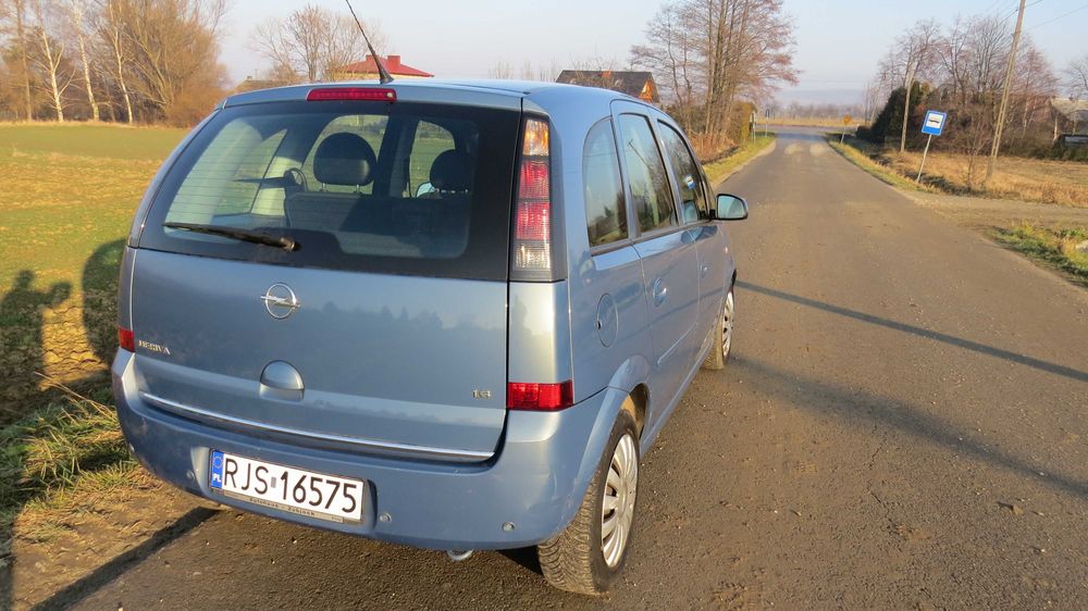 piekna meriva 1.6 105 km swiezo sprowadzona