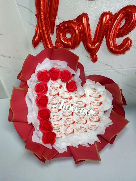 Букети із цукерок, день закоханих, подарунок на свято