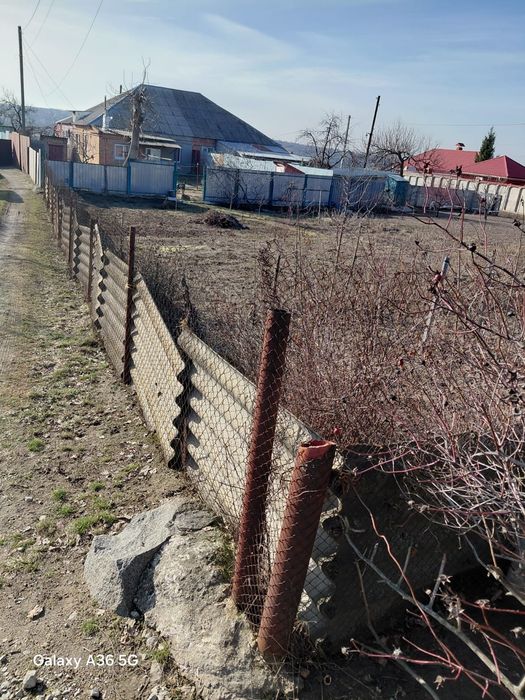 Жилой дом с участком