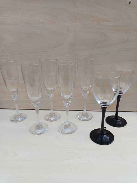 набір бокалів для шампанського 175 мл 5 шт. Twist.  2 винних бокали