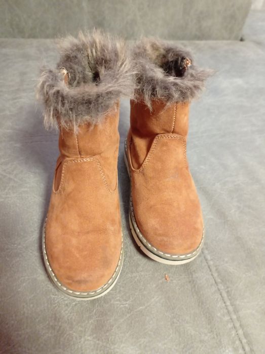 Сапожки теплые, угги.