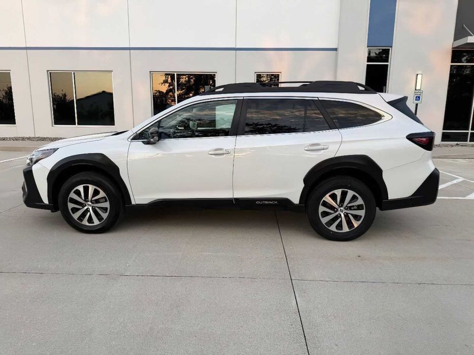 Subaru Outback      2024