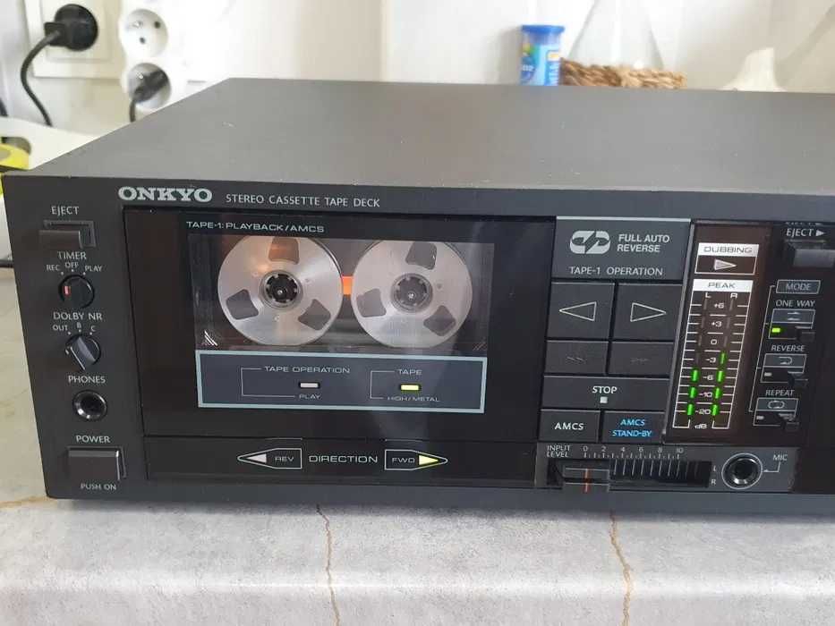 Касетна дека Onkyo ta-rw100