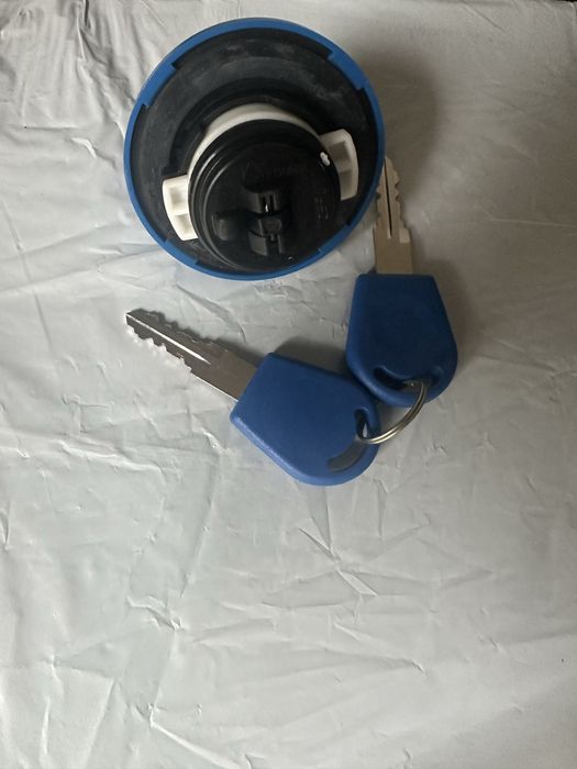 Korek AdBlue z kluczykiem nowy