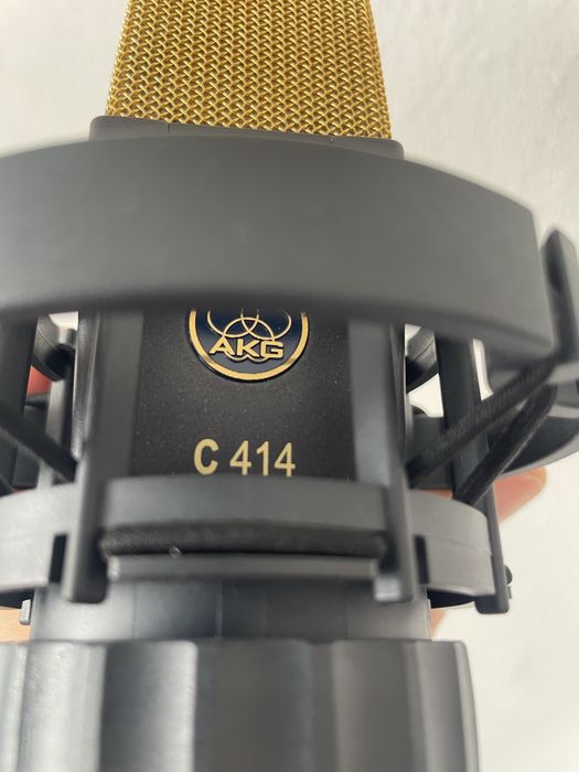 AKJ  C414 XL II - Como NOVO