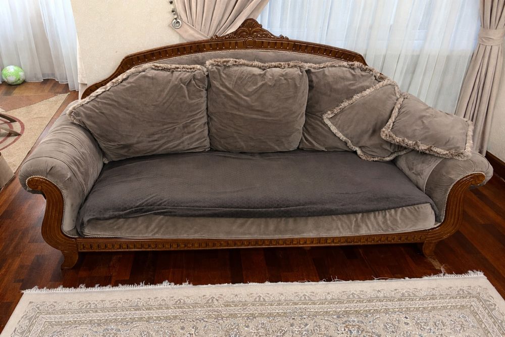 Мебель шкафы и письменый столик