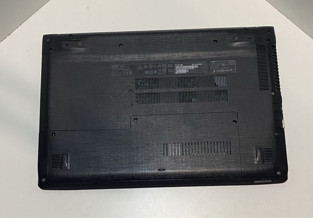 Acer e5-575 15.6” 8/128GB SSD M2 +750GB HDD і3-6100/ як новий/ FullHD