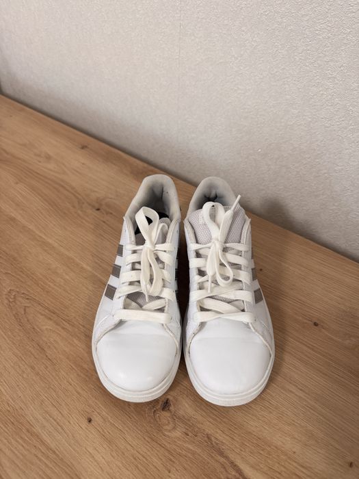 Жіночі/дитячі кросівки Adidas GRAND COURT LIFESTYLE TENNIS LACE-UP