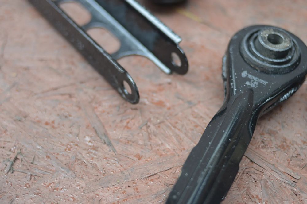 bmw e90 / e81 / e87 / e91 / e92 / e93 oryginalne wahacze tył lewe / p