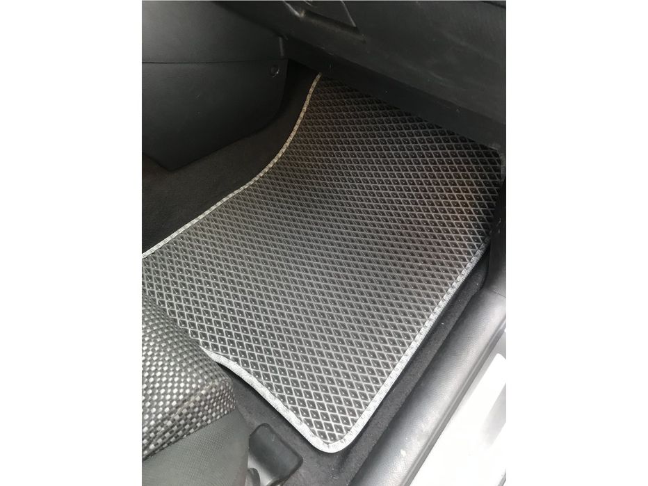 Toyota Corolla Verso 2003-2009 Коврики EVA (черные)