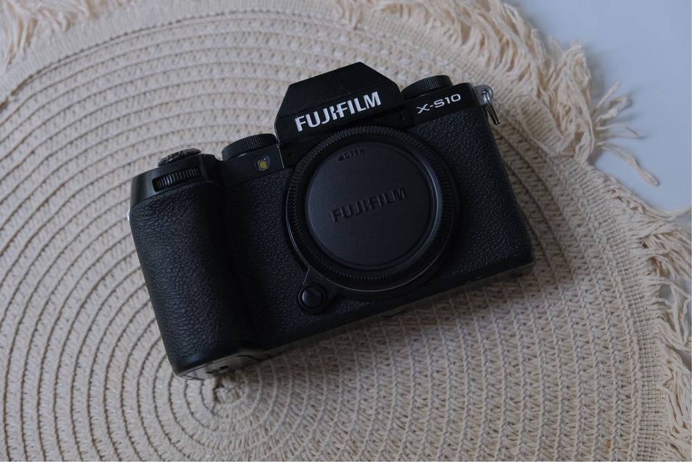 FUJIFILM XS-10 body (+ 5 акумуляторів + кейс)