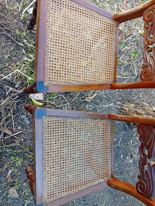 3 cadeiras antigas em palhinha e madeira nobre