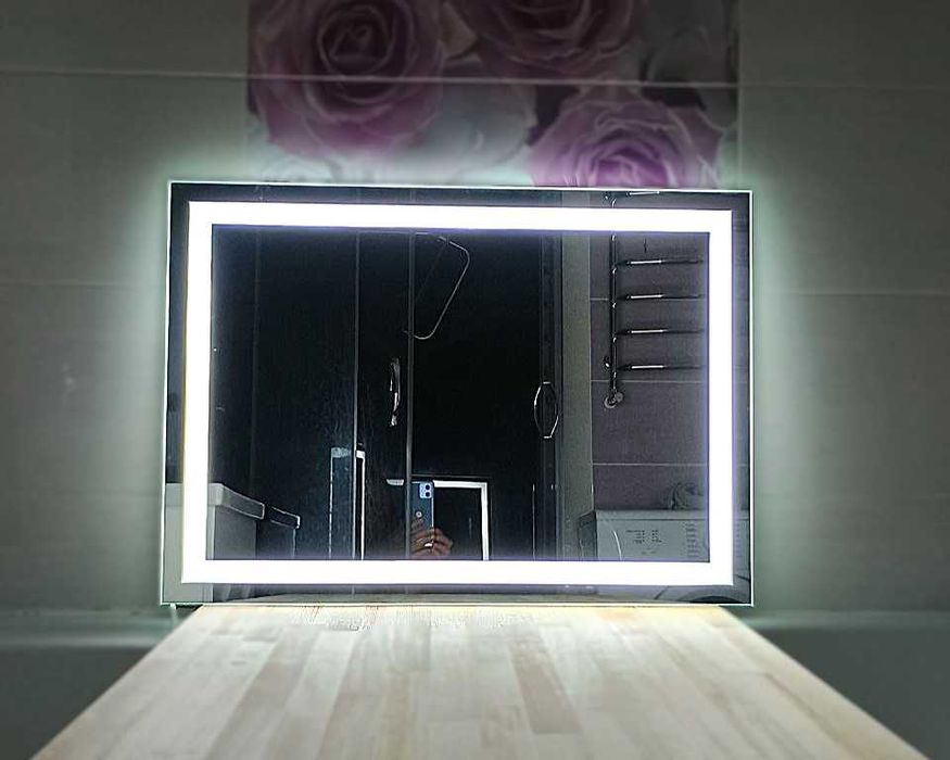 Дзеркало з LED підсвіткою в ванну кімнату в рамці кругле прямокутне