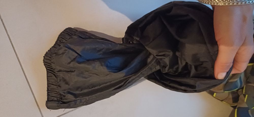 Spodnie narciarskie Mountain Warehouse, na 8-10l.