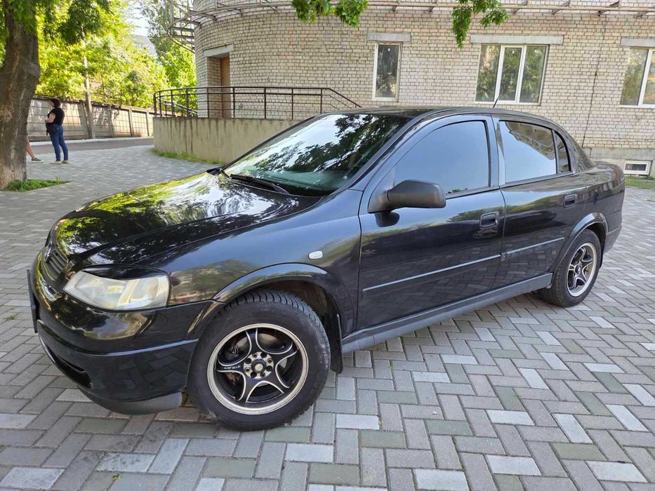 Продам Opel Astra 2006р. Один власник з автосалону, рідний пробіг!