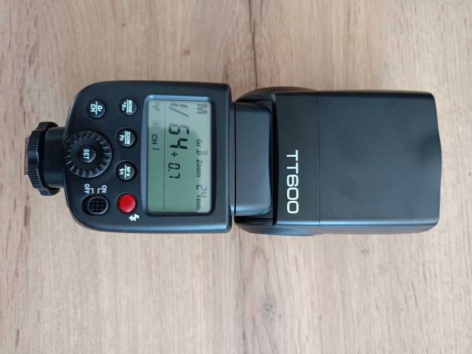 Вспышка Godox TT600