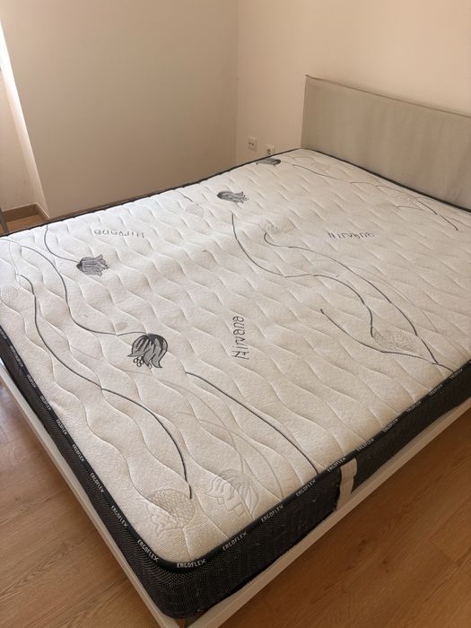 Cama em excelente estado