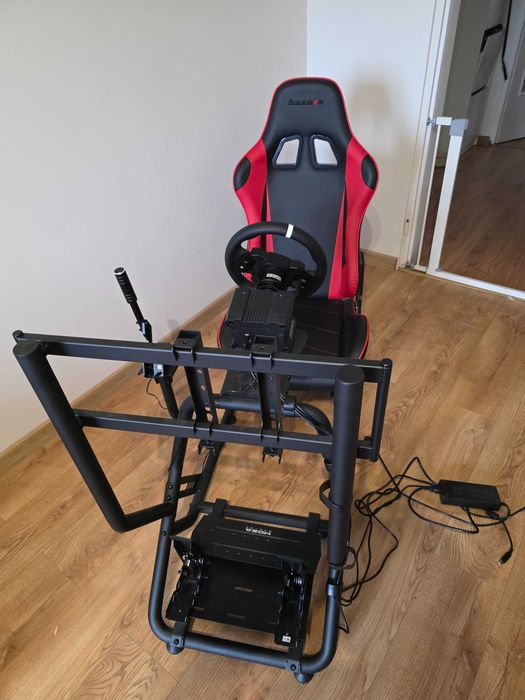 Kierownica Moza R5 Bundle + hamulec ręczny + stanowisko