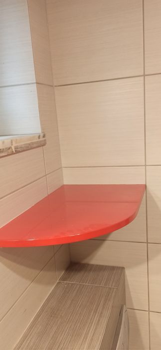 Półka do łazienki pokoju a narożna lakierowana stan  bardzo dobry