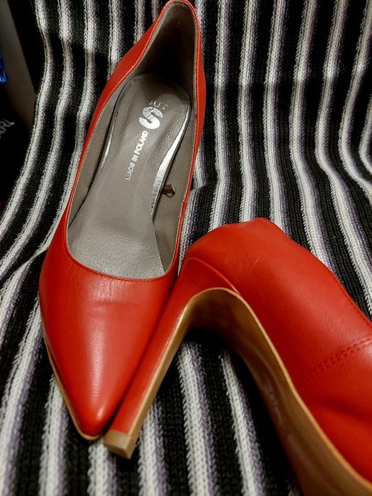 Szałowe top 1 klasa Nowe!! Szpilki czerwone 36 szyko