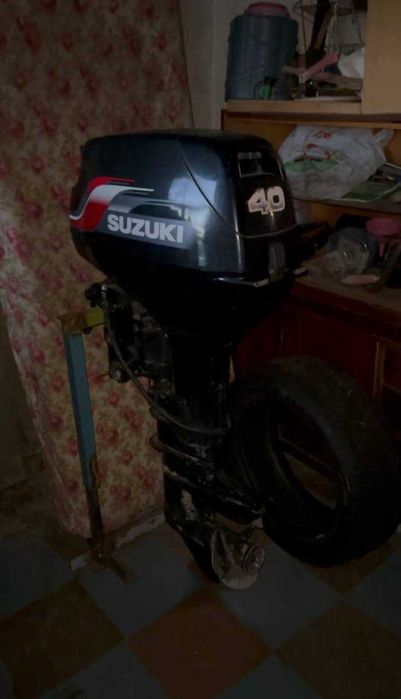 Продам на лодку робочий мотор Suzuki