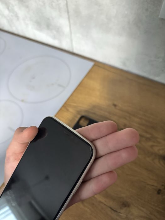 Iphone 11 64gb.Nie otwierany