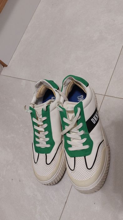 Męskie buty firmy DKNY rozm. 41.5